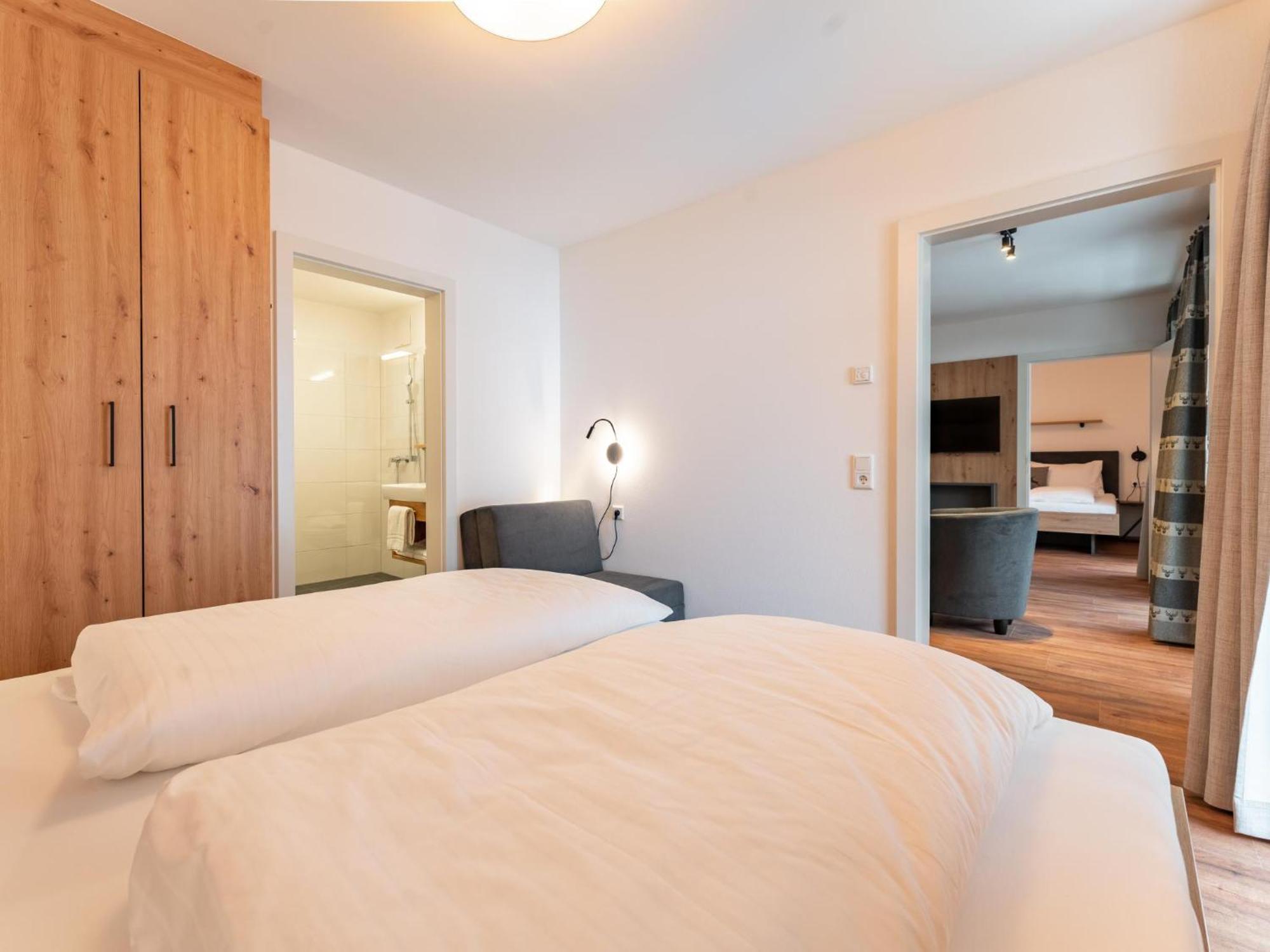 קפרון Falken Suites Top 4 מראה חיצוני תמונה